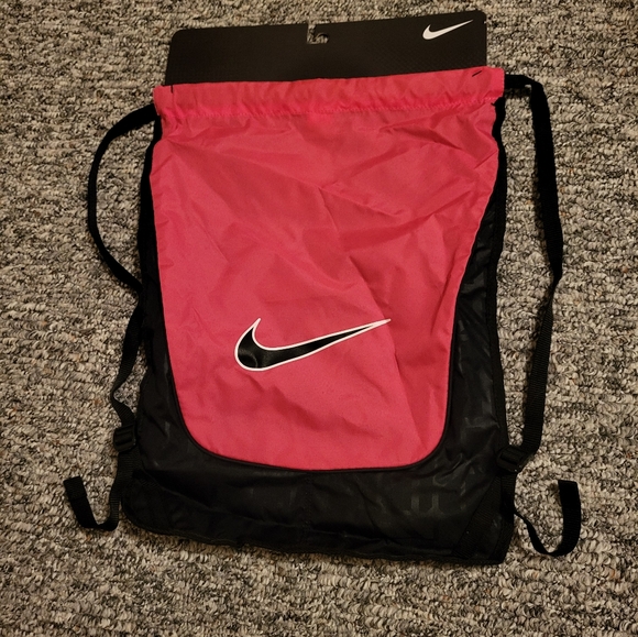Nike. Other - NWT Nike Pink And Black Drawstring Backpack.